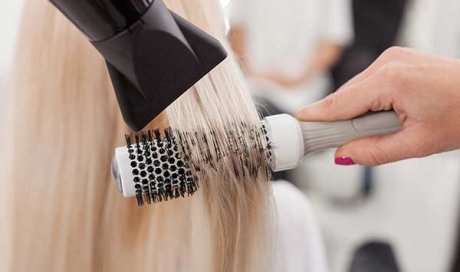 Salon de coiffure pour réaliser un brushing à Chamonix-Mont-Blanc - L’Atelier des Coiffeurs